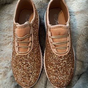 Rose gold glitter tennis shoes. Size 7. Brand new, never worn. Super cute!!